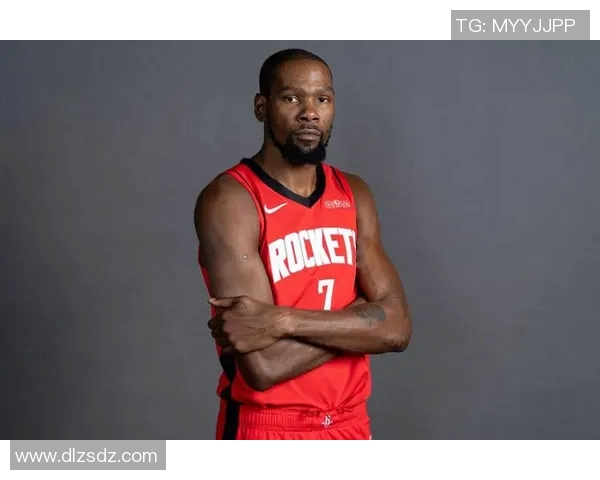 从被低估到逆袭英雄火箭探花赛后与杜兰特热情相拥乌度卡成功逆转局势 从被低估到逆袭英雄火箭探花赛后与杜兰特热情相拥乌度卡成功逆转局势